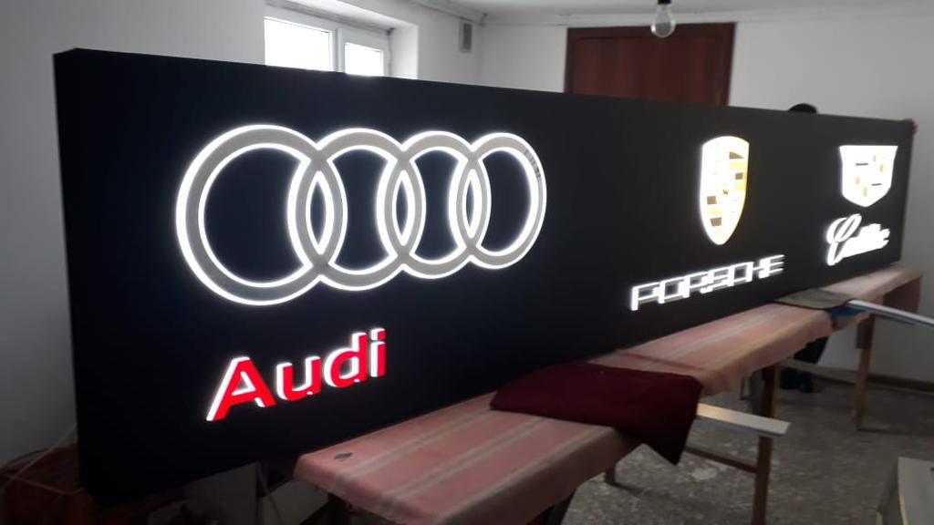 Лайтбокс Audi
