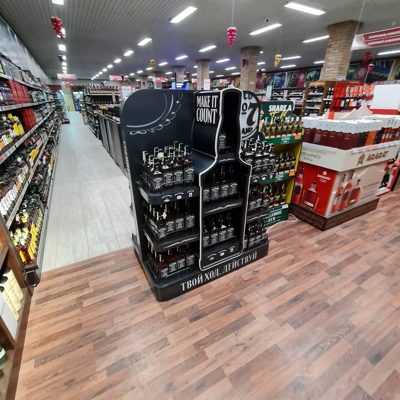 Стенд Jack Daniel's в магазине