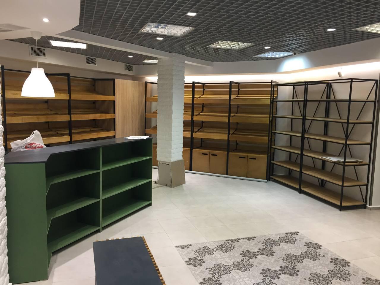 Стеллажи и прилавок